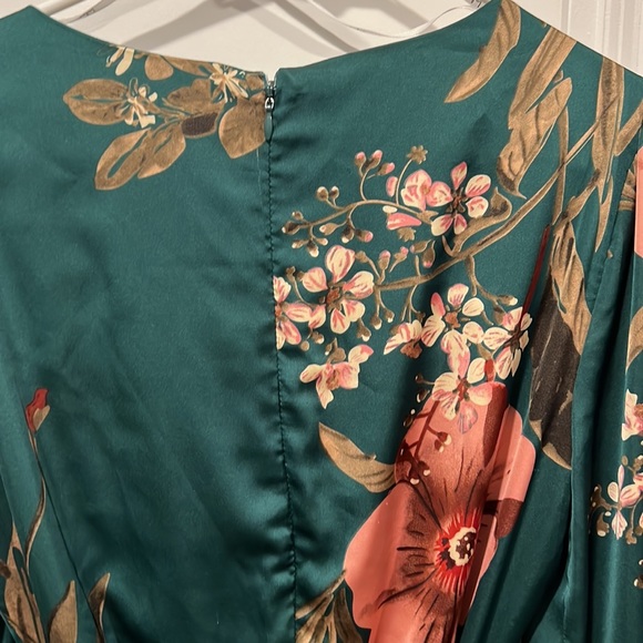 Radiant Elegance Green Floral Print Balloon Sleeve Wrap Mini Dress Medium - Picture 10 of 10